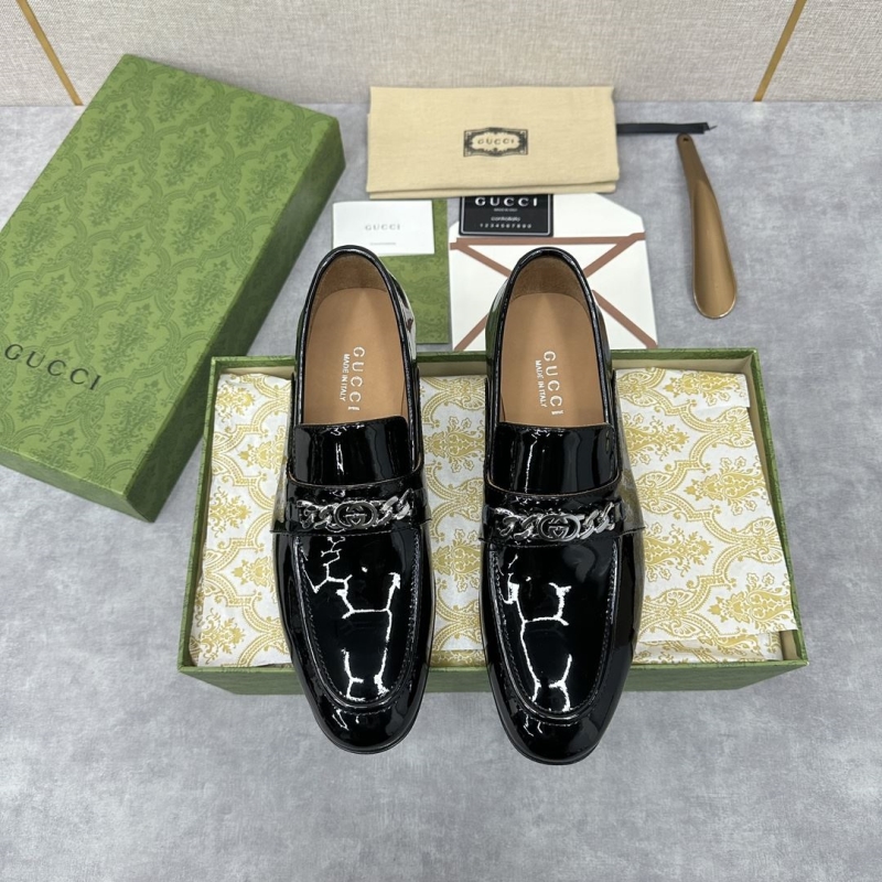 G*u*i leather shoes